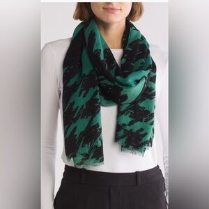 Kate Spade Houndstooth Oblong Scarf in Verdant Green
